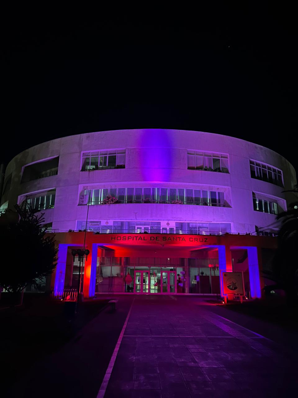 Un lazo rosado que une: Hospital de Santa Cruz promueve la detección temprana del cáncer de mama